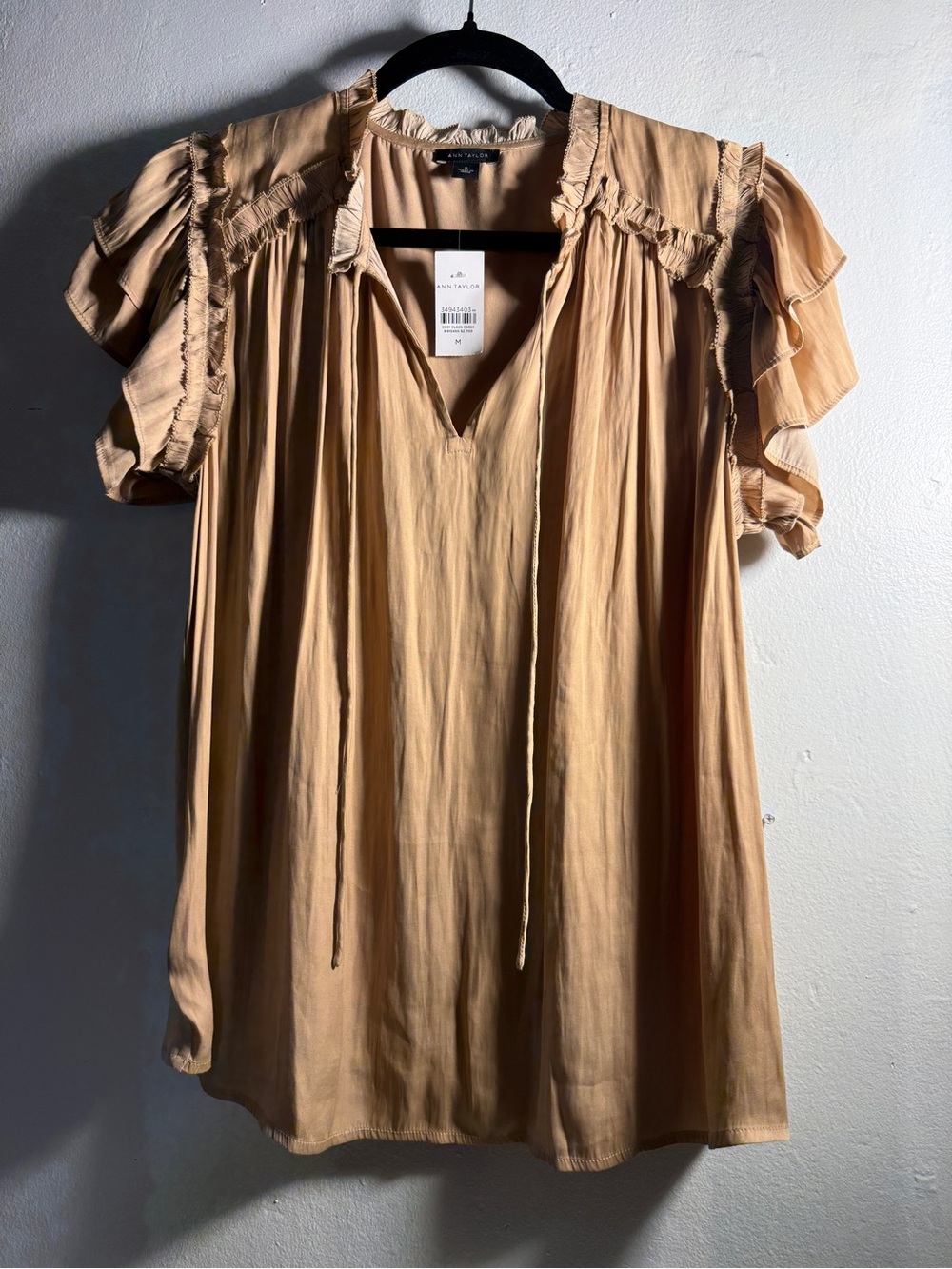 Ann Taylor Beige Ruffle-Sleeve V-Neck Tunic Size M